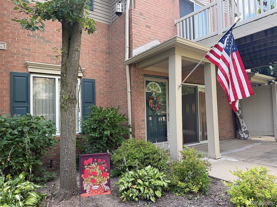 1st image of 276 Marigold Cir #18