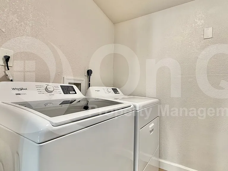 27 W Inglewood St #2 — Photo 7