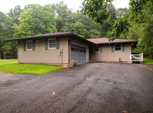 327 Laurel Ln, Chalk Hill, PA 15421
