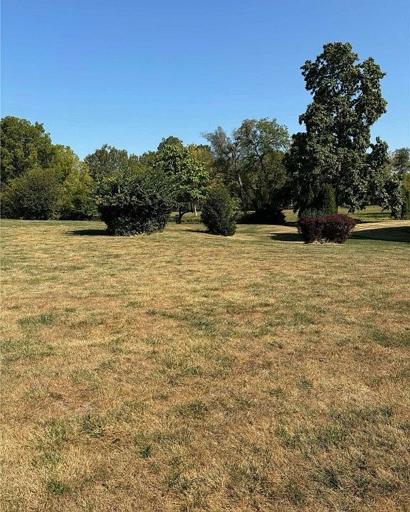 2nd image of 1121 Dickerson Dr