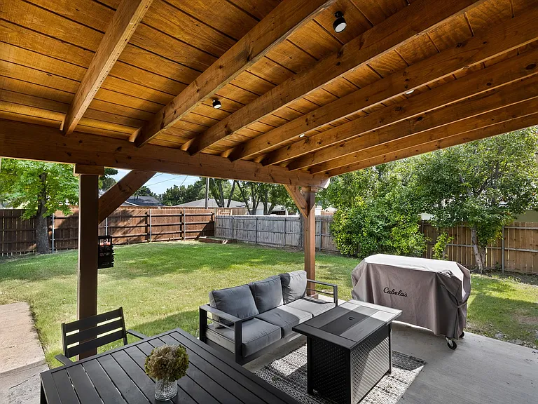 1400 Northridge Dr — Photo 25