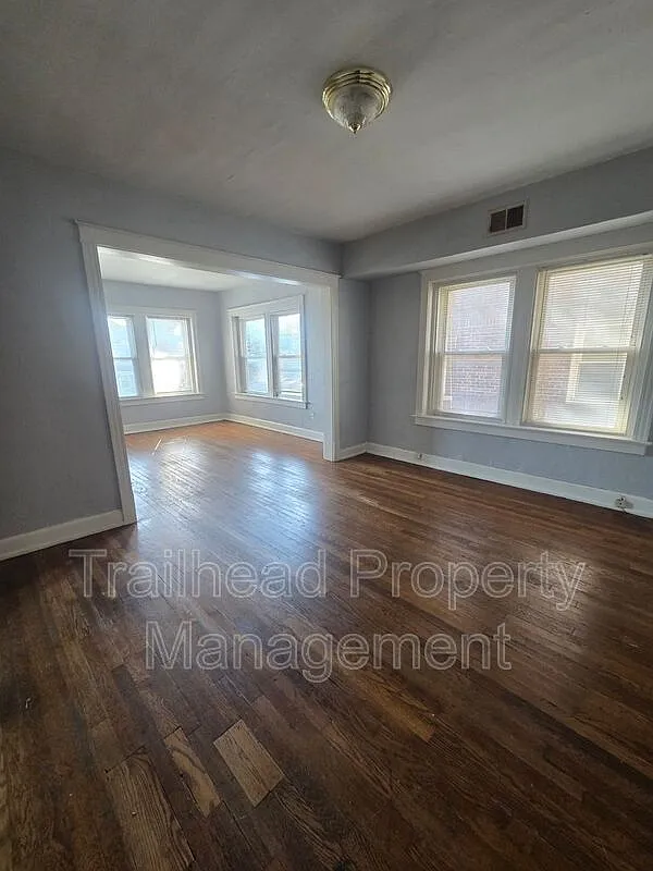 2 bed, 1.0 bath, 856 sqft, $850 — Photo 3