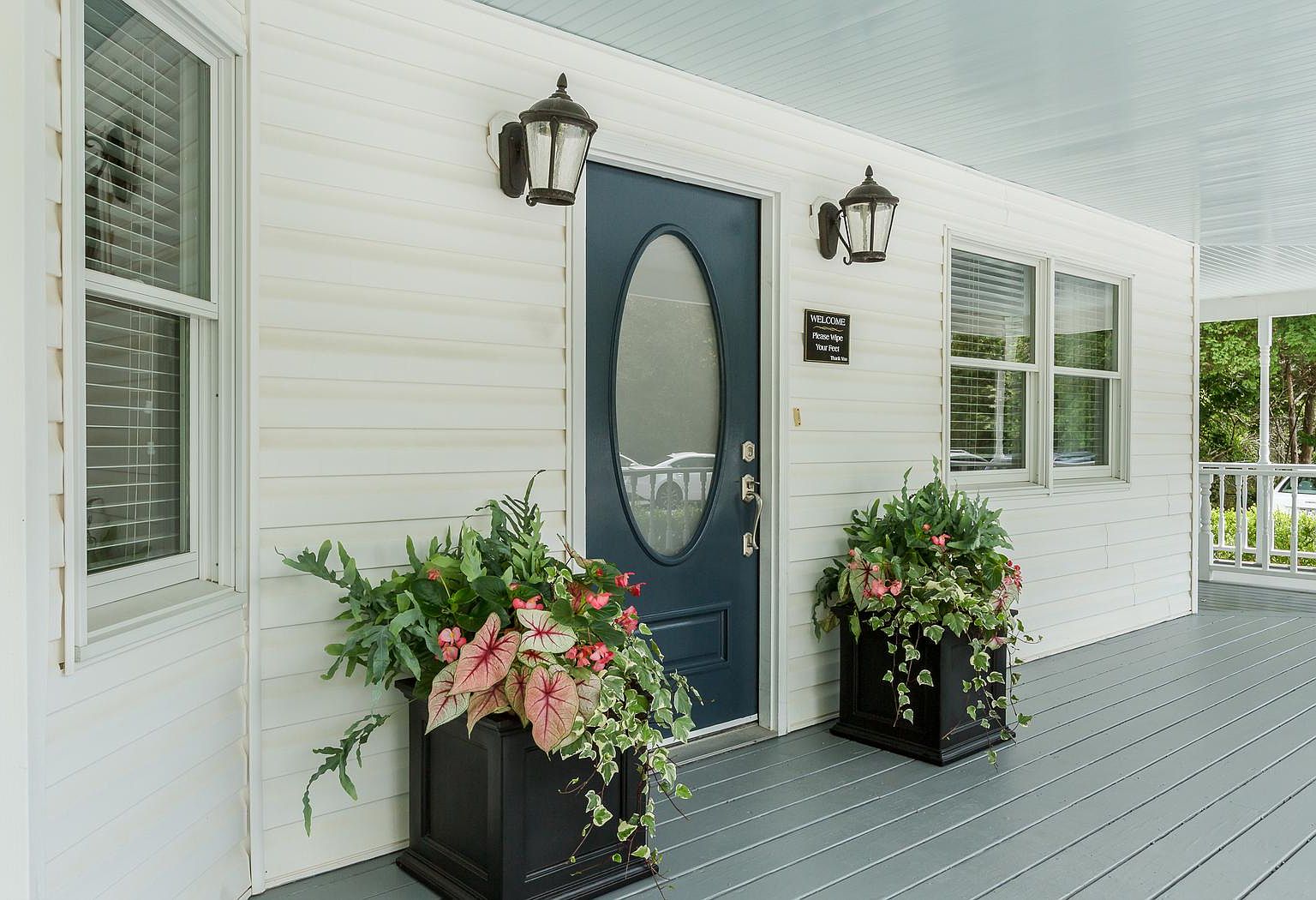 250 Montauk Hwy, East Moriches, NY 11940 Zillow