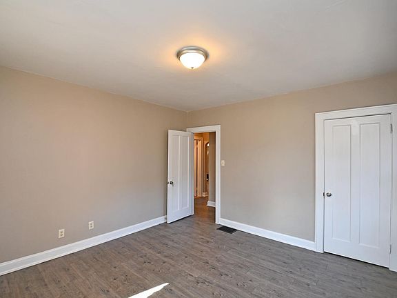 5th image of 3131 Veazey Ave