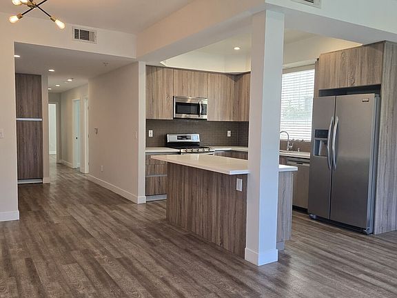 5th image of 1470 S Canfield Ave APT 101