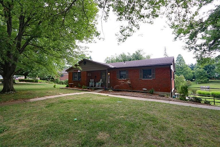1st image of 802 Niewahner Dr