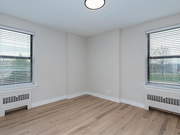 4th image of 6244 Oakland Ave #213A