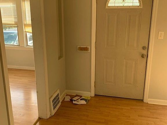 4th image of 7408 Outlook Ave