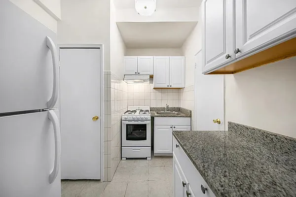 Rented by Sloyer Real Estate Corp | media 3