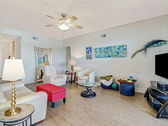 5th image of 8250 Southern Hills Ct Unit 102