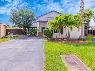 5435 SW 152nd Place Cir, Miami, FL 33185