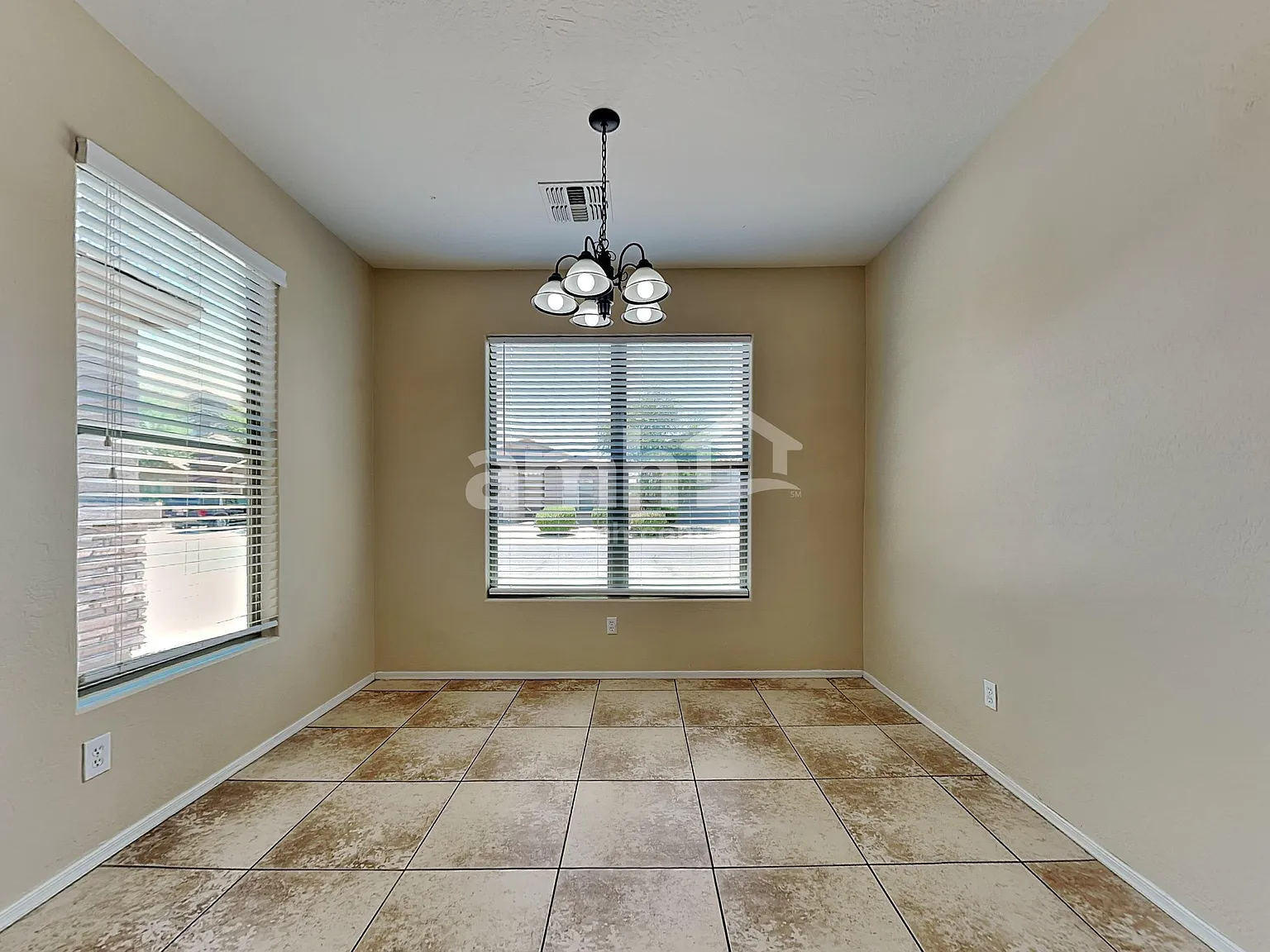 3 bed, 2.0 bath, 1702 sqft, $2,005 — Photo 4