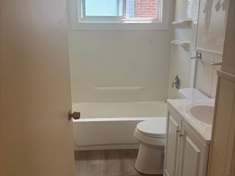 1st image of 15510 Wakenden St