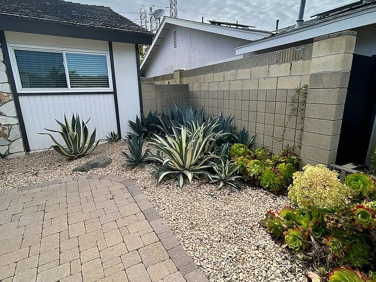 185 Harvard Ln — Photo 23