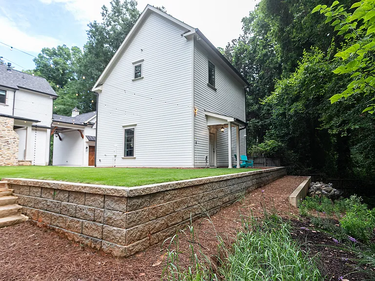 Mathieson Dr NE — Photo 18