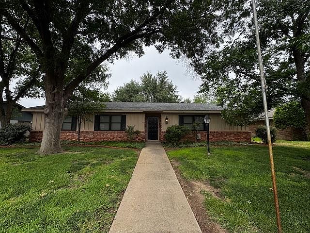 1st image of 2609 Maxwell Dr