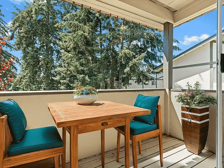 Enjoy peaceful moments on this inviting balcony, perfect for relaxation and nature views. Enjoy peaceful moments on this inviting balcony, perfect for relaxation and nature views.