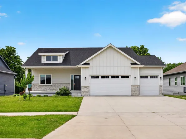 1500 Marina Cove Dr, Polk City, IA 50226