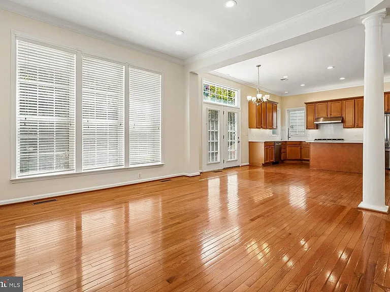9059 Galvin Ln — Photo 22