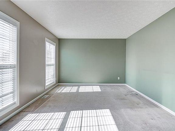 4th image of 2993 Pondsford Dr