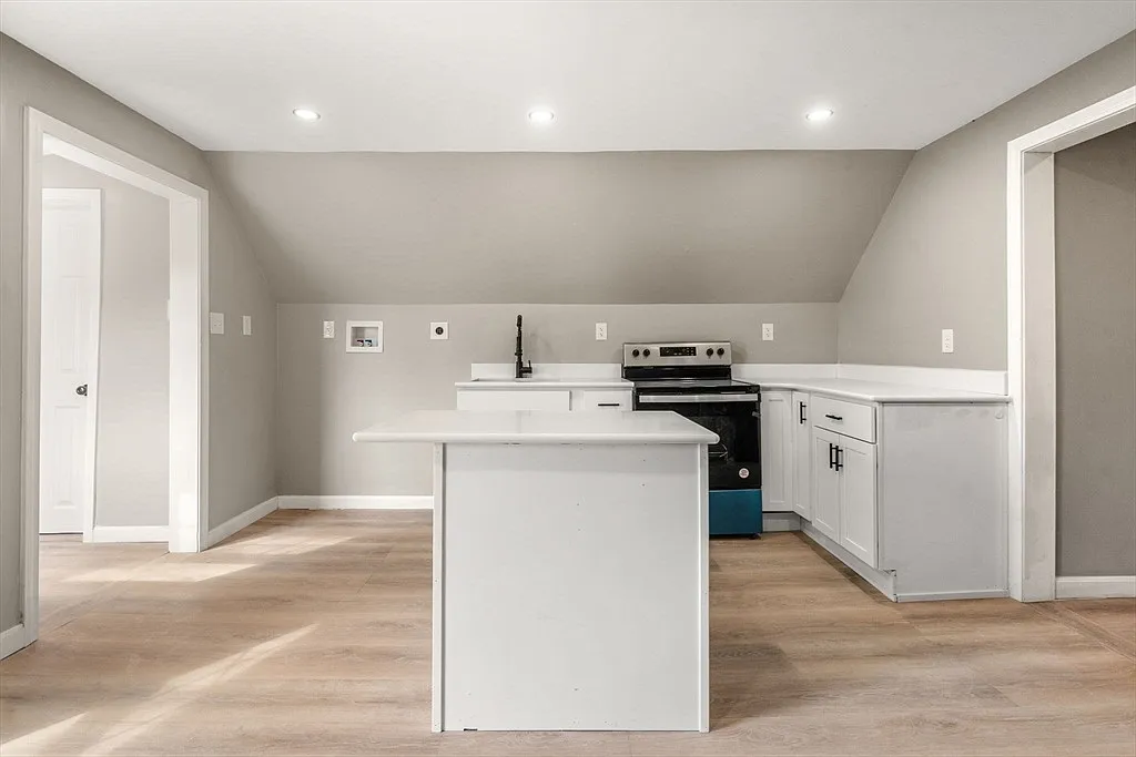 1 bed, $1,550 — Photo 2