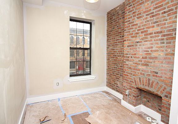 5th image of 404 Suydam St APT 2L