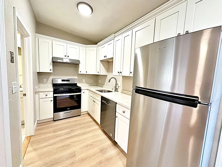 89 Cottage St #2 — Photo 4