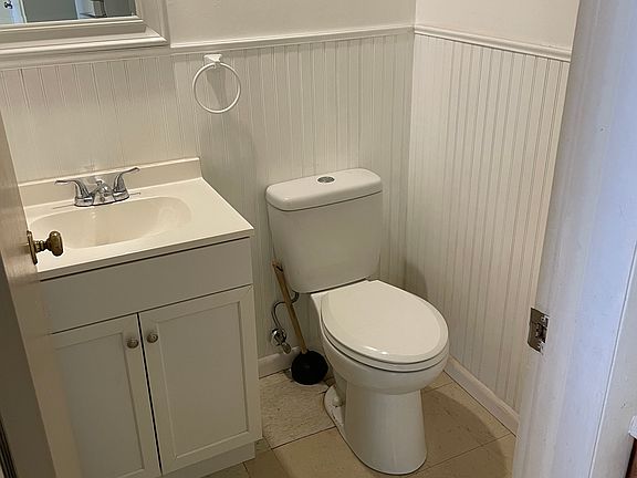 5th image of 2410 Windy Hill Ln