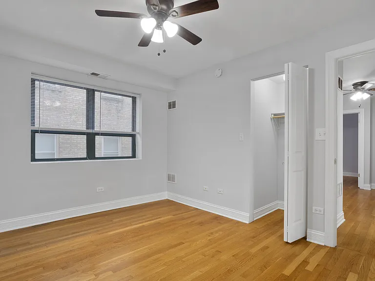 7616 N Marshfield Ave #308 — Photo 6