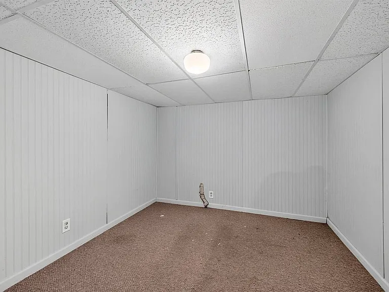4446 Itaska St — Photo 3