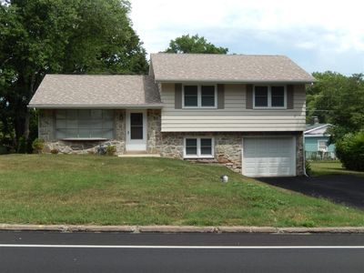 207 Old Airport Rd, Douglassville, PA, 19518