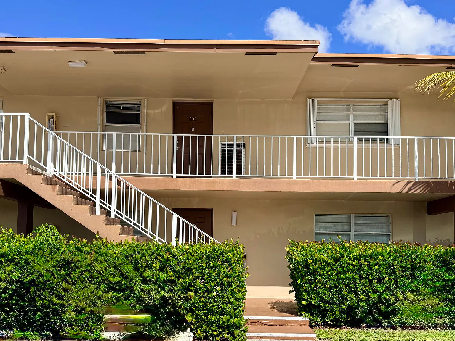 2 bed, 2.0 bath, 990 sqft, $1,500 — Photo 1