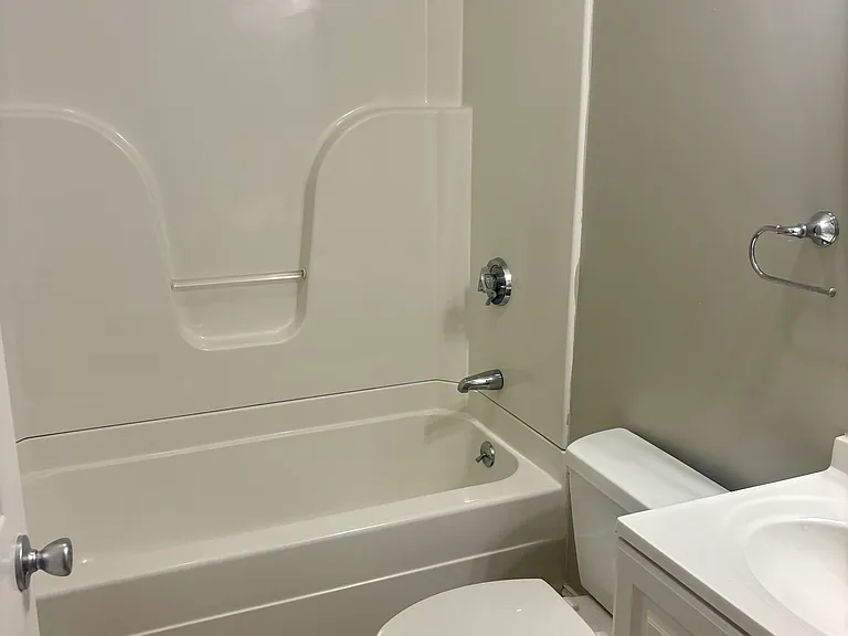 495 Medford St #495 — Photo 8