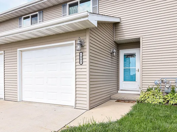 1982 Golden Eagle Dr, Dubuque, IA 52001