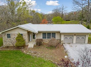 99 Happy Heart Ln, Byrdstown, TN 38549