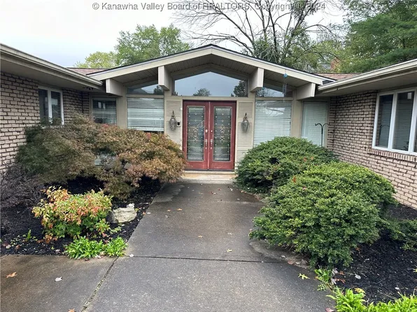 5308 Ashbrook Rd, Cross Lanes, WV 25313