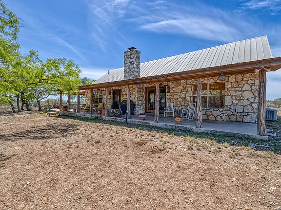 2nd image of 2292 County Road 400