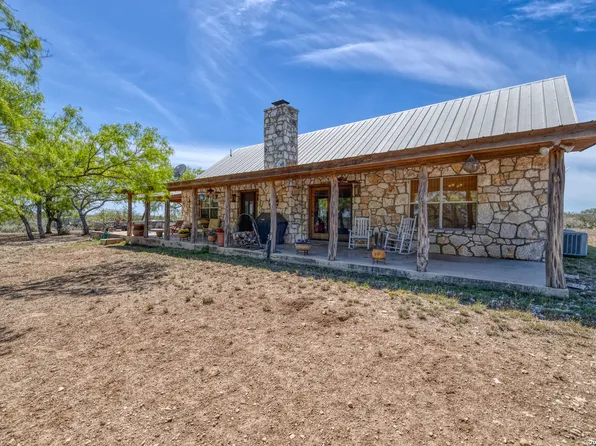 2292 County Road 400, Uvalde, TX 78801