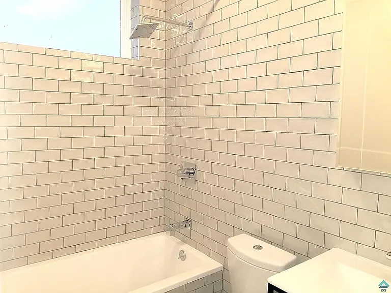 1816 Gates Ave #2AA — Photo 11