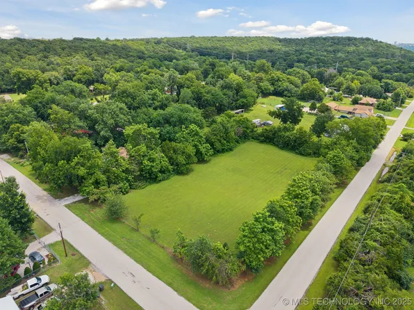 6715 S Houston Ave, Tulsa, OK 74132