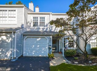 8 Skyview Way, Newtown, PA 18940