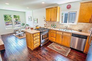 5th image of 4613 Corliss St