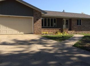 19001 Delaware Dr, Lowell, IN 46356