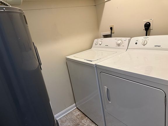 300 A laundry room_09212023