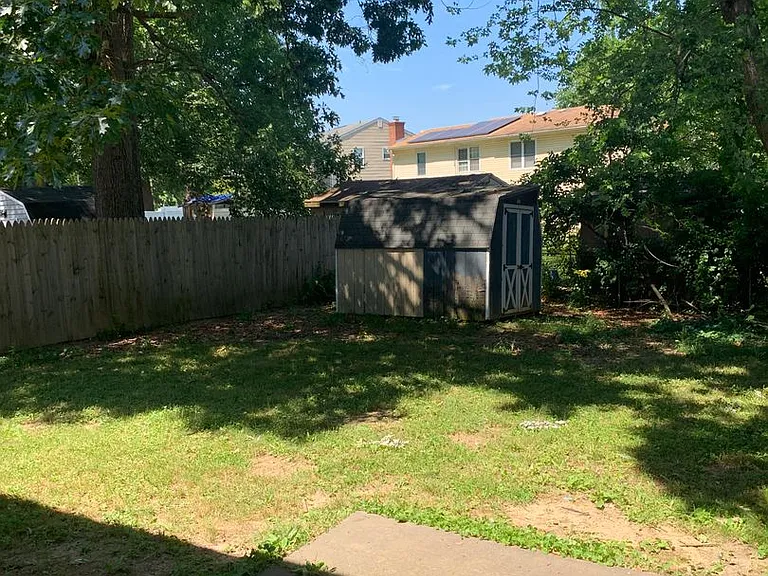 313 Winterberry Dr — Photo 11