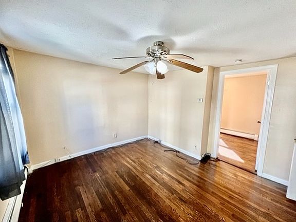 2nd image of 14 Amity St Floor 1