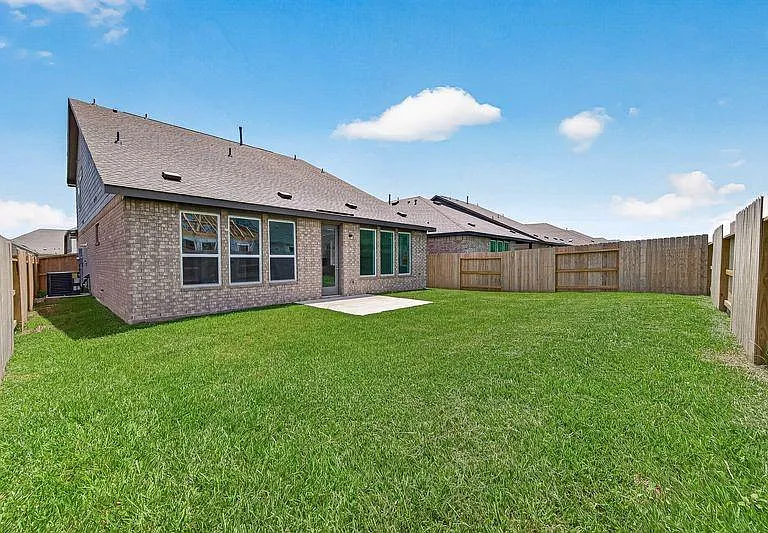 25714 Sapphire Cove St — Photo 45