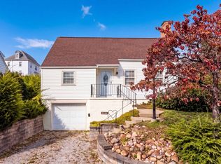 1446 Kinmount St, Pittsburgh, PA 15205