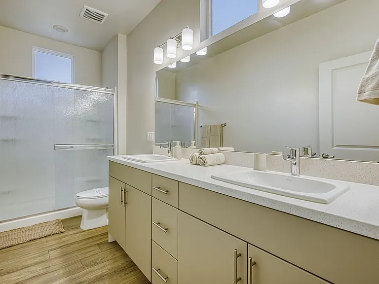 Brioso Furnished Bathroom