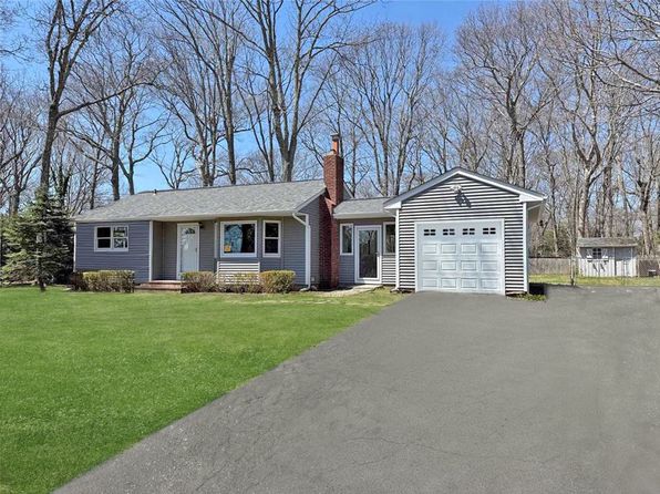 360 Westview Dr, Mattituck, NY 11952